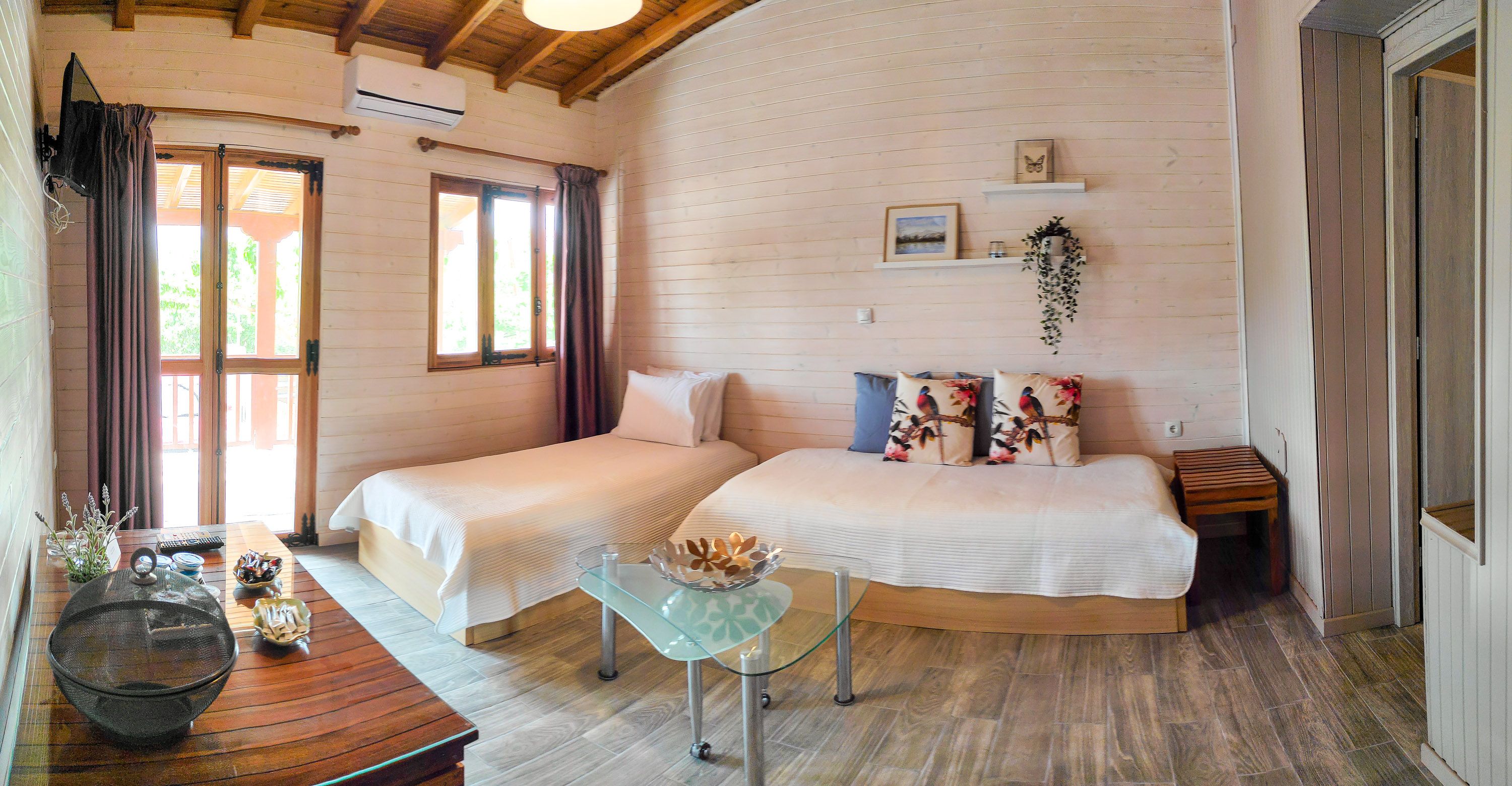 ROOM1 in Apartment 2