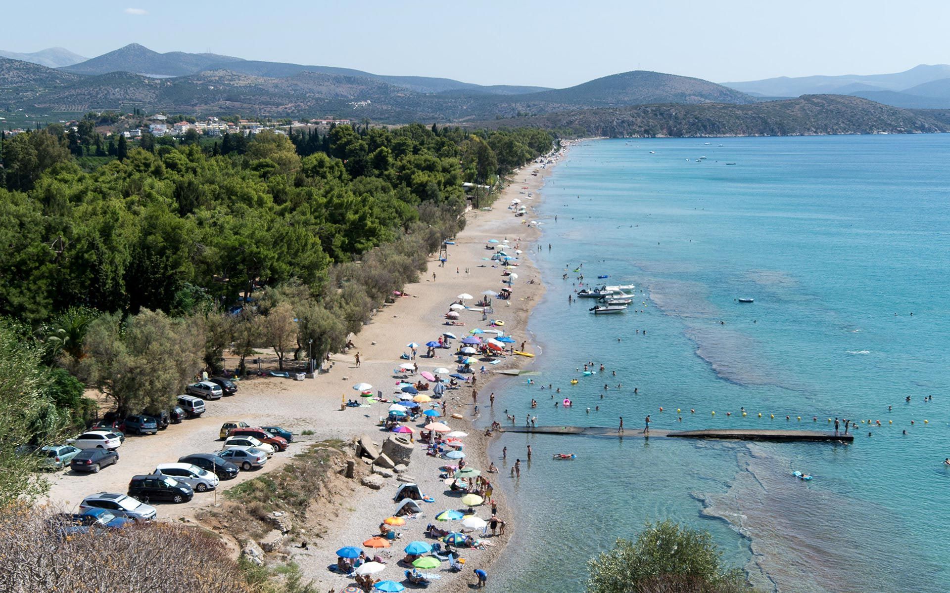 nearby beach: Plaka (less than 600m)